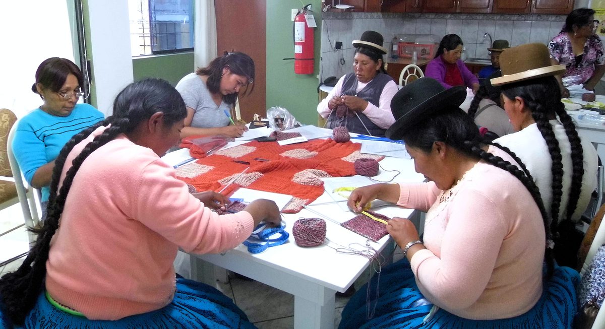 Certificación de competencias – Tejedora a mano